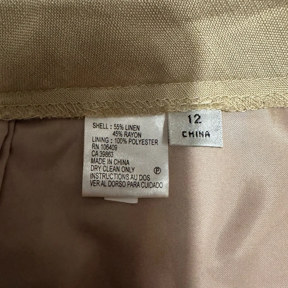Tahari safari style short sleeve pantsuit. - Picture 4 of 10